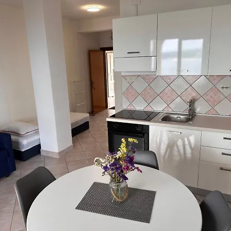 Apartmani Zuzic Crikvenica Exterior photo